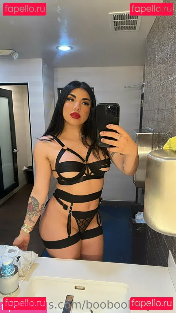 Boobookittyb13 Onlyfans Photo Gallery 