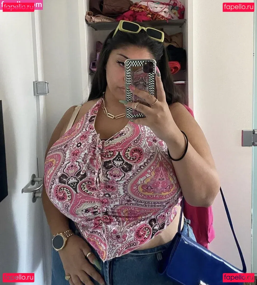 Yuval Onlyfans Photo Gallery 