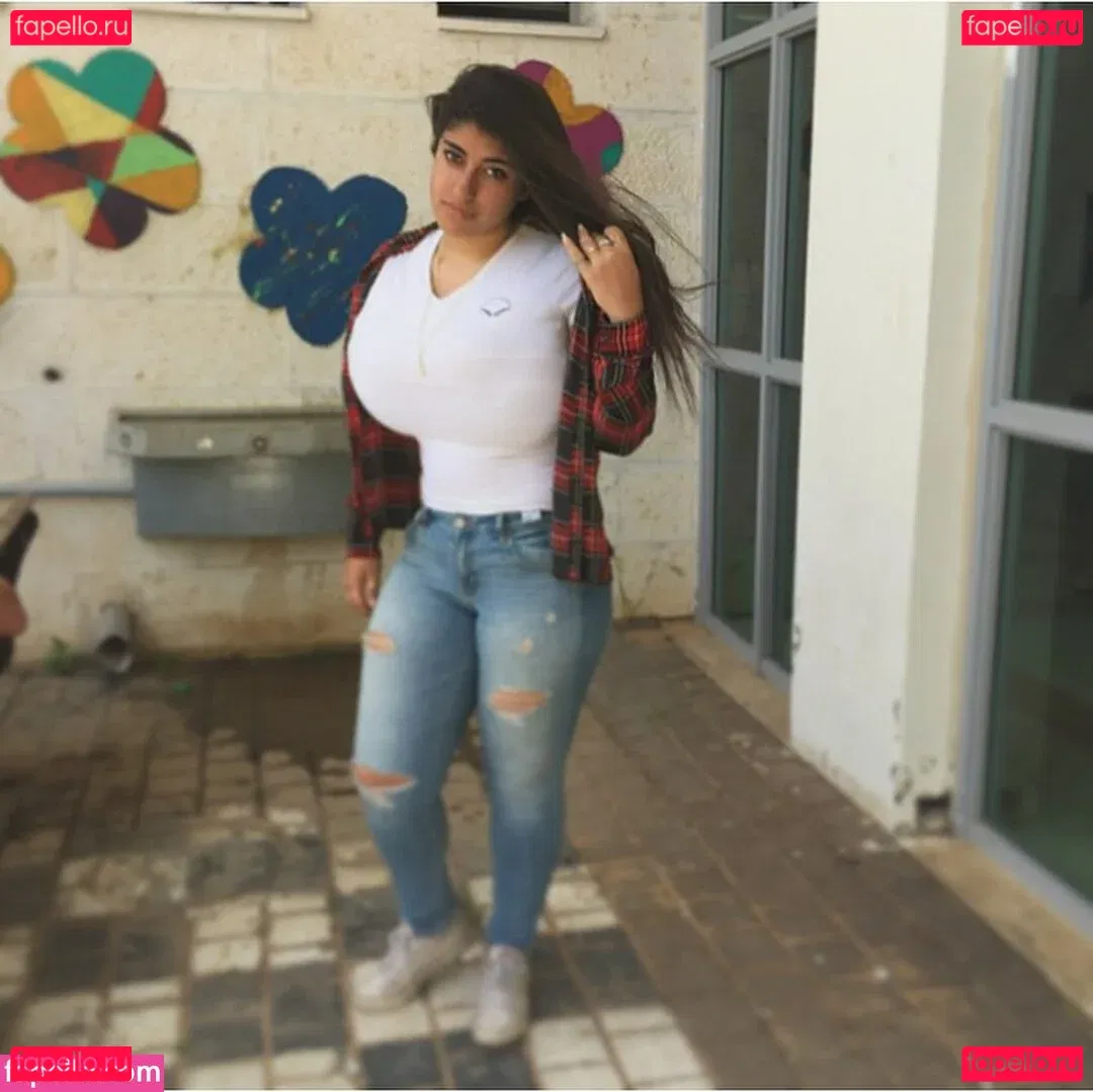 Yuval Onlyfans Photo Gallery 