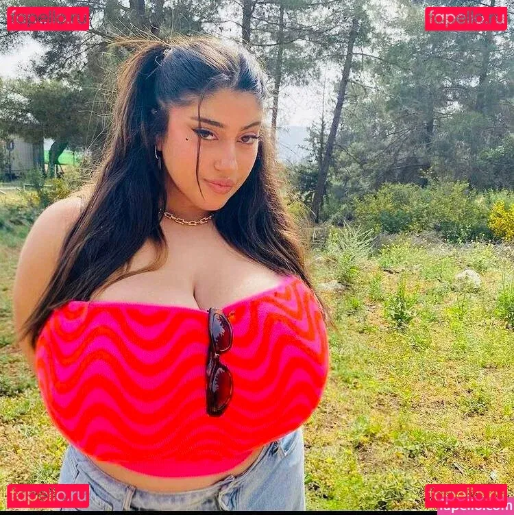 Yuval Onlyfans Photo Gallery 