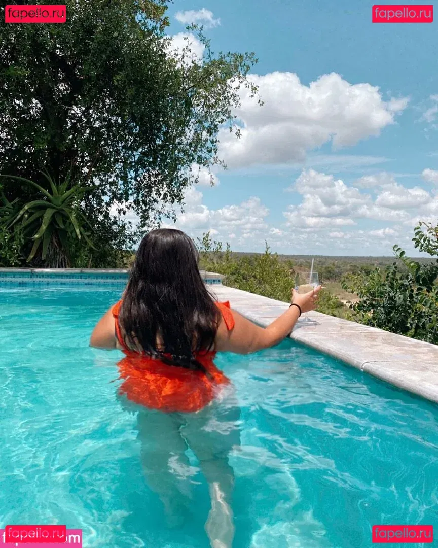 Yuval Onlyfans Photo Gallery 