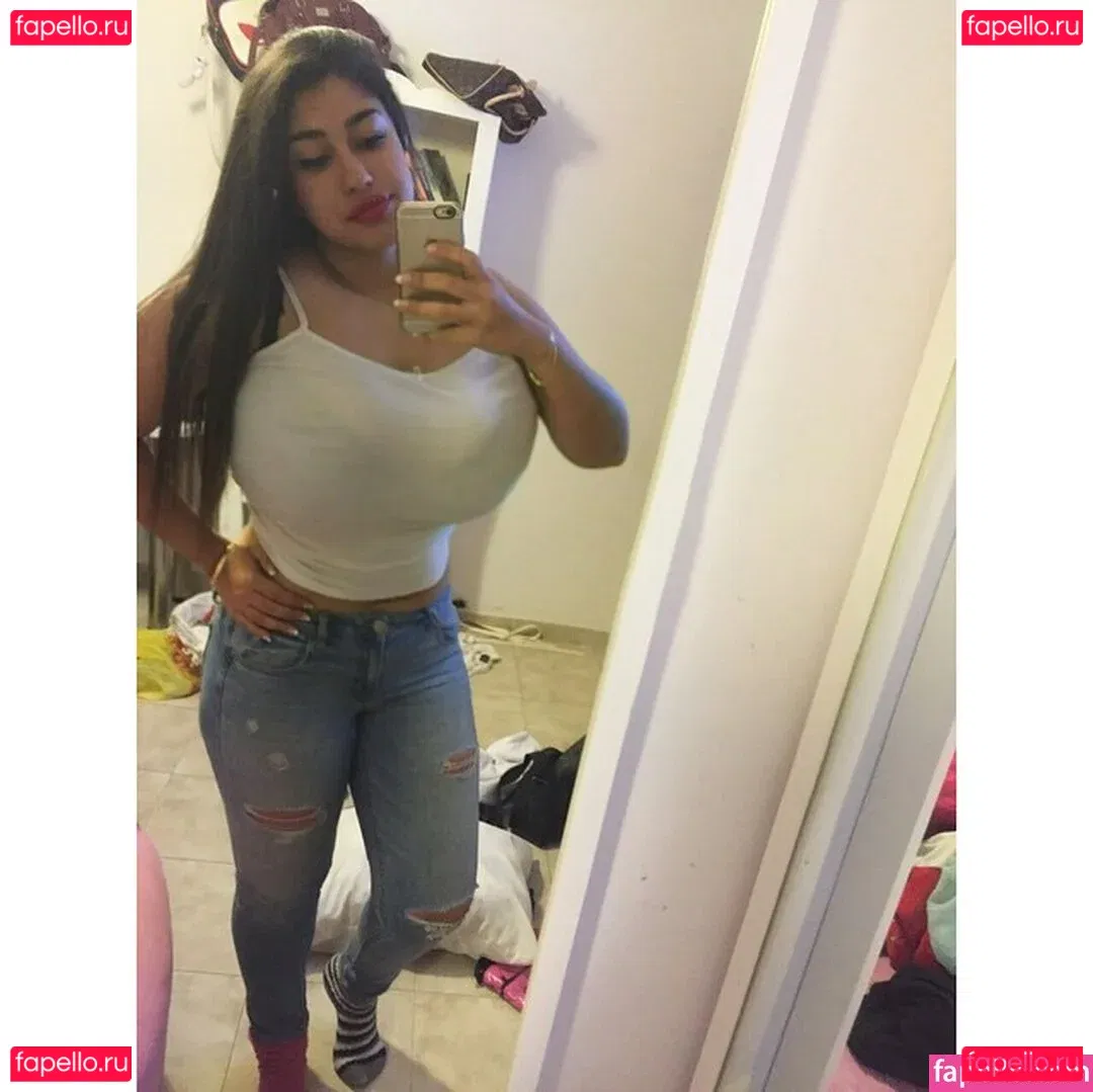 Yuval Onlyfans Photo Gallery 