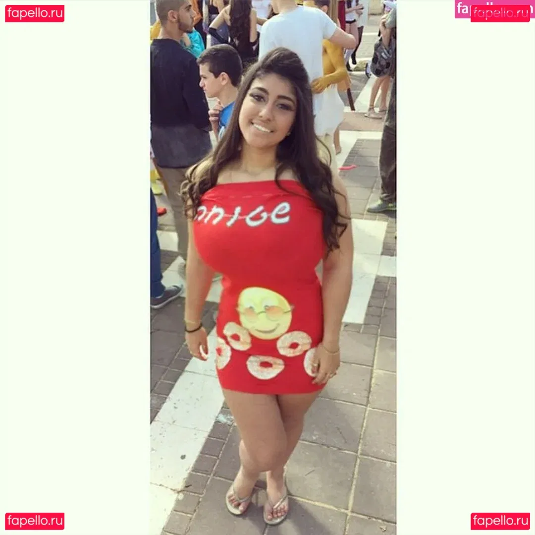 Yuval Onlyfans Photo Gallery 