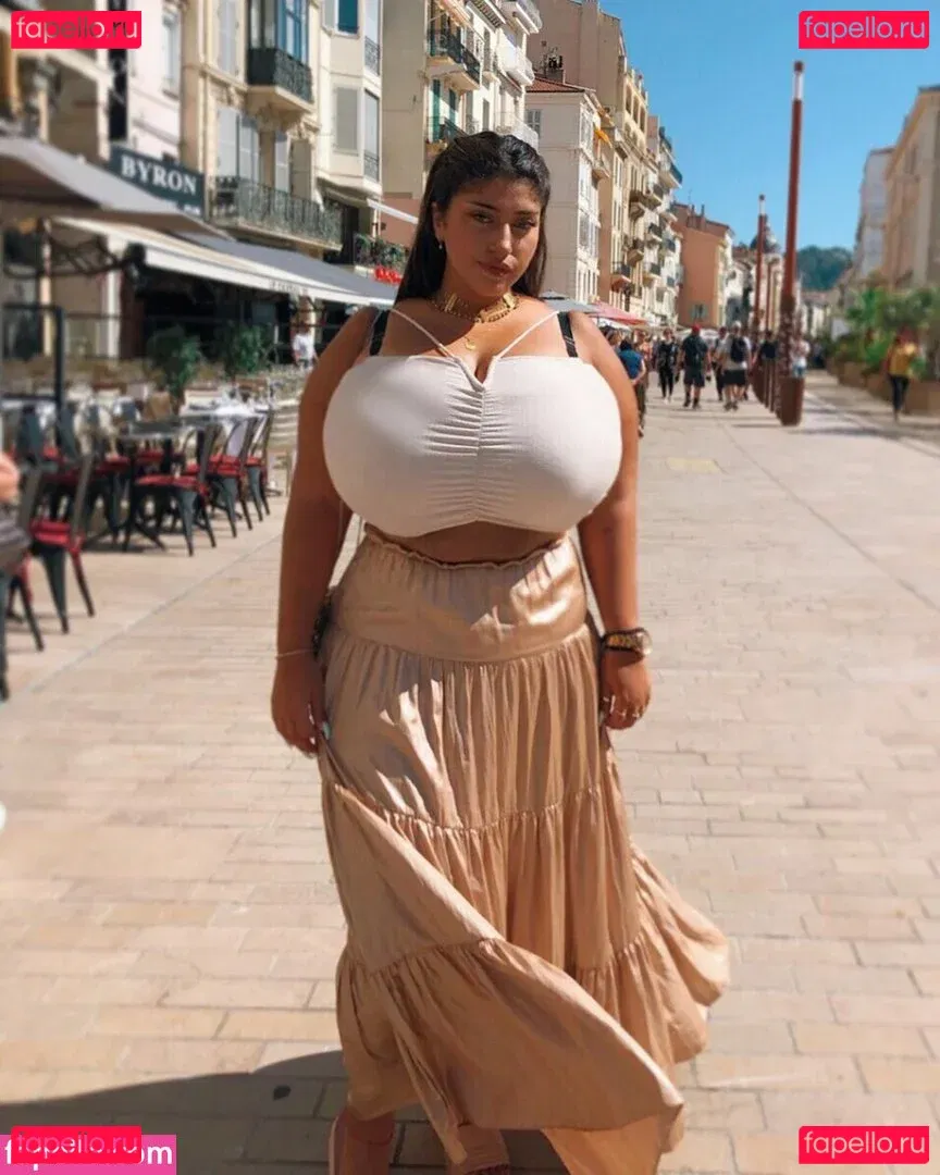 Yuval Onlyfans Photo Gallery 