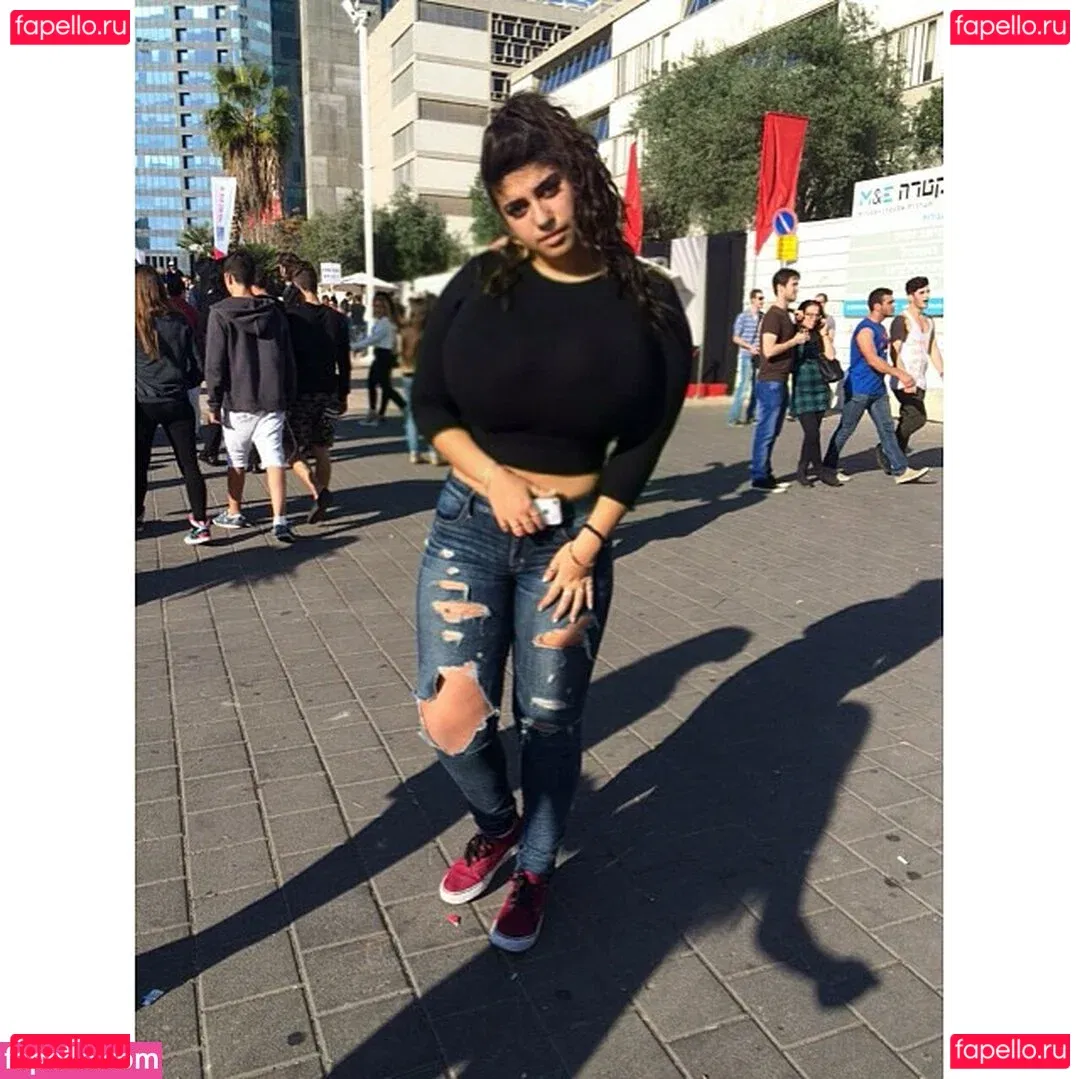 Yuval Onlyfans Photo Gallery 