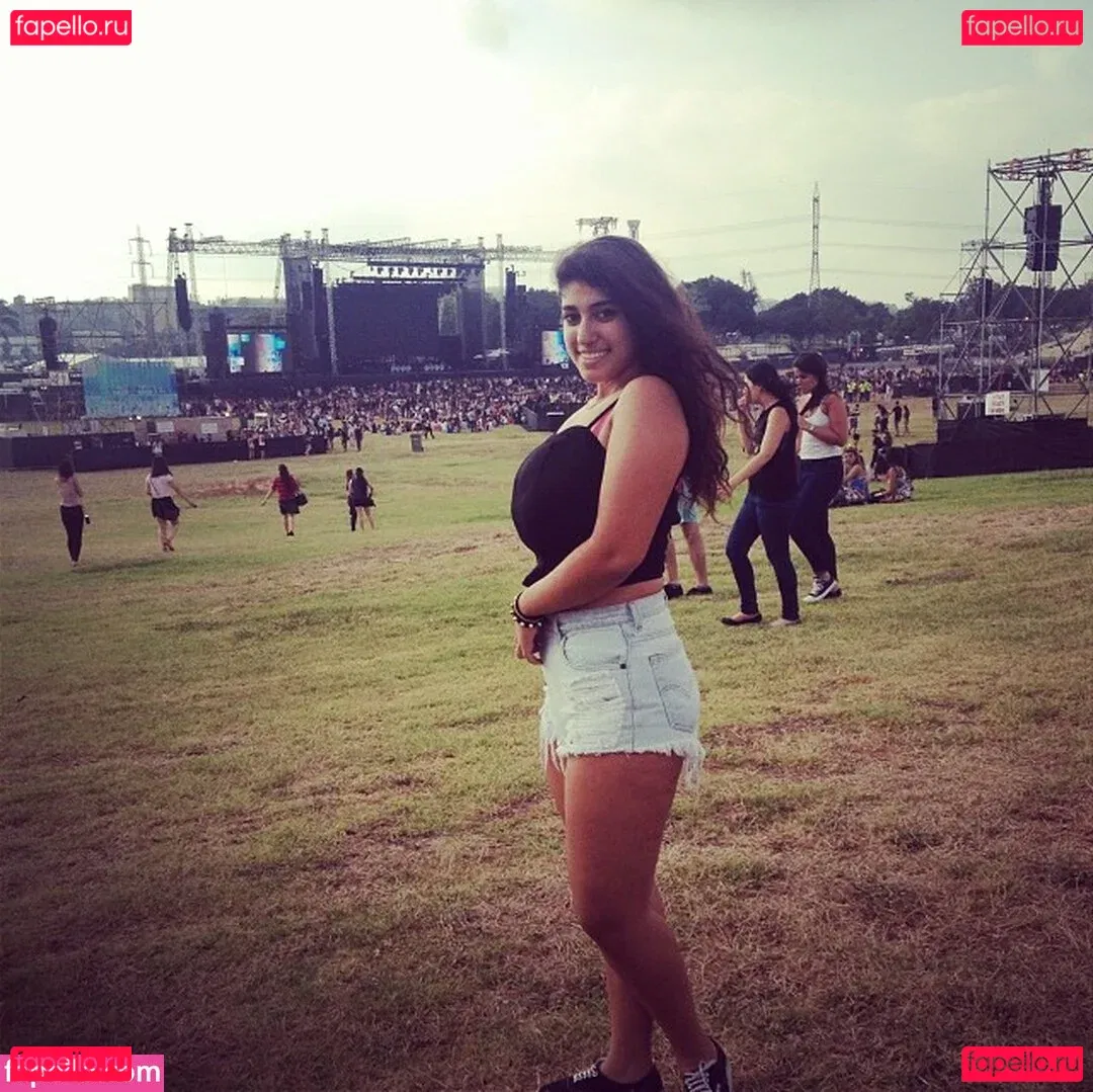 Yuval Onlyfans Photo Gallery 