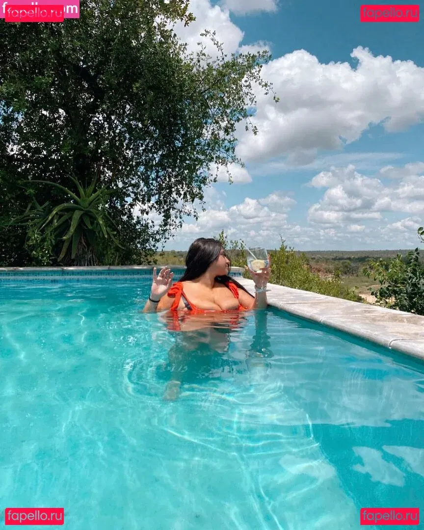 Yuval Onlyfans Photo Gallery 