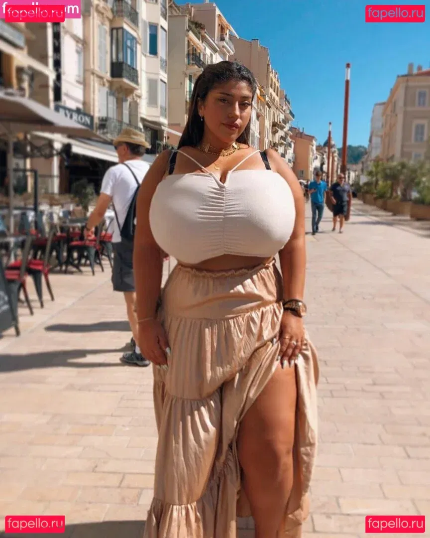 Yuval Onlyfans Photo Gallery 