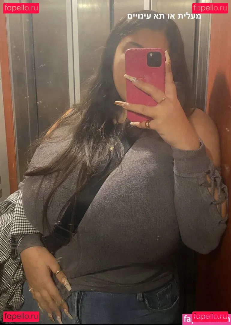 Yuval Onlyfans Photo Gallery 