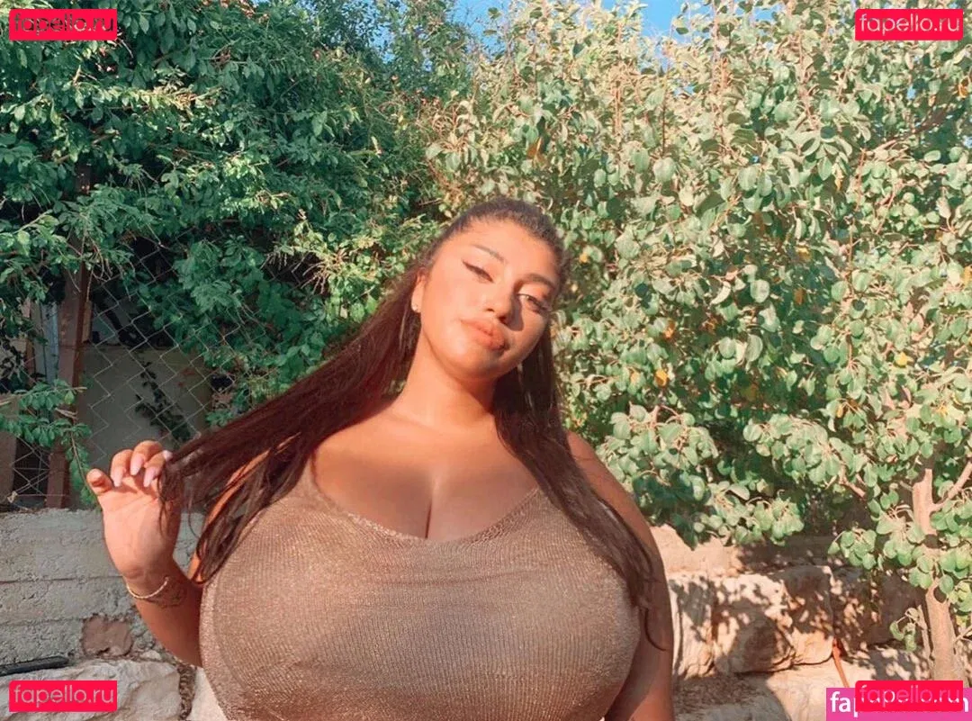 Yuval Onlyfans Photo Gallery 