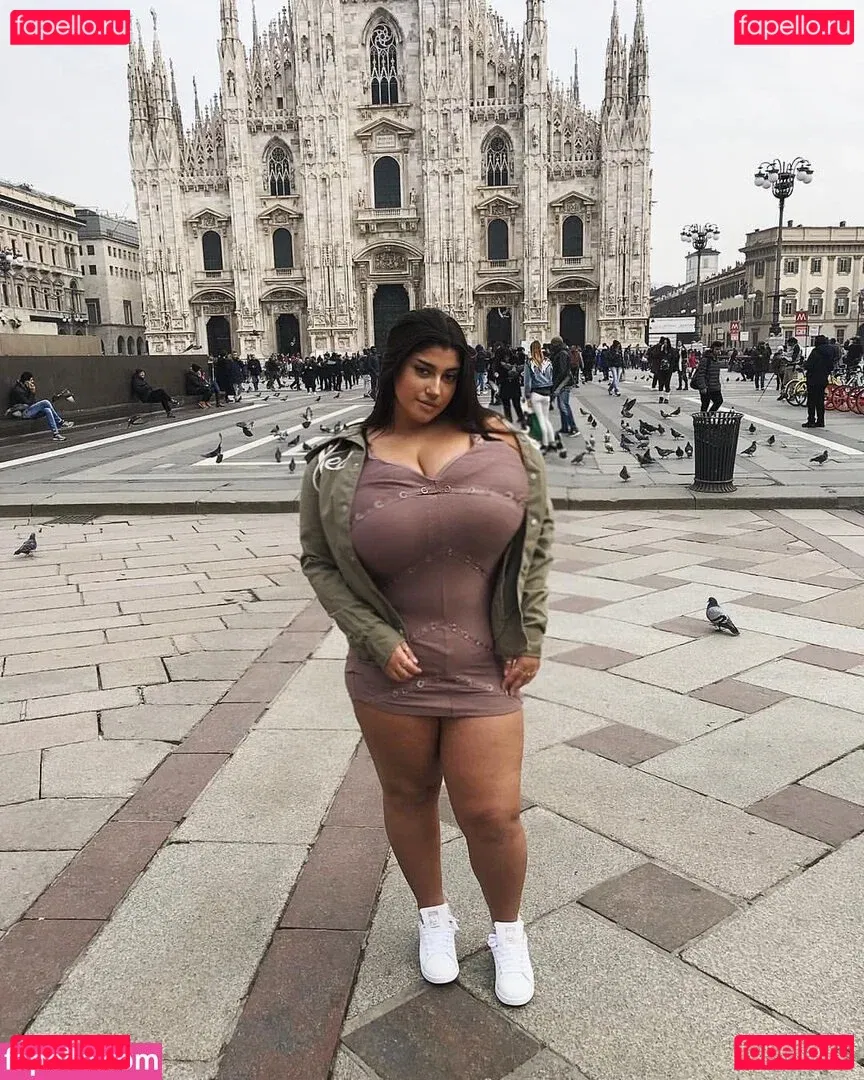 Yuval Onlyfans Photo Gallery 