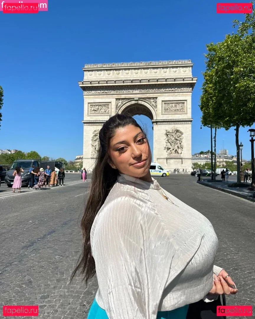 Yuval Onlyfans Photo Gallery 