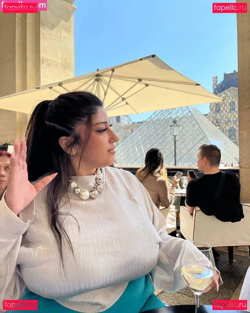 Yuval Onlyfans Photo Gallery 