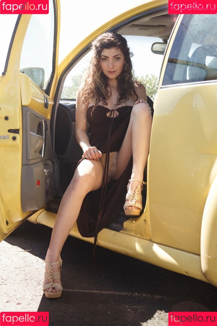 Gillian Barnes Onlyfans Photo Gallery 