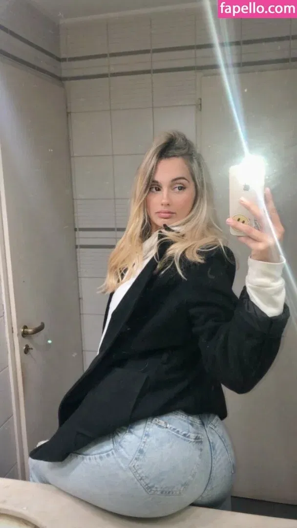 Cande Simoneit Onlyfans Photo Gallery 