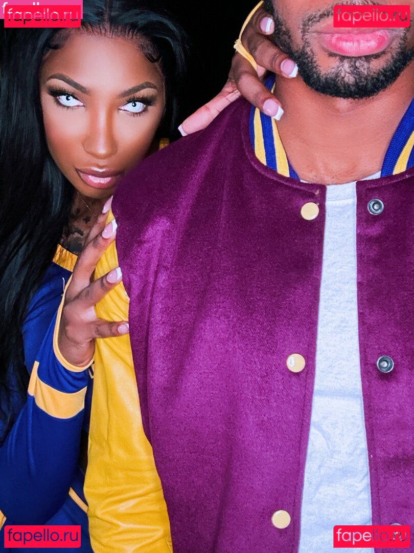 only1_tskendall / only1tskendall / phuckyotattooz Onlyfans Photo Gallery 