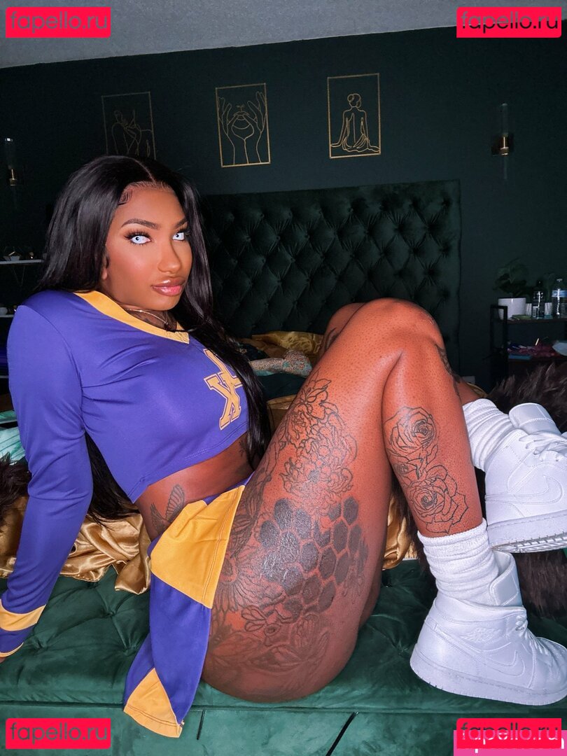 only1_tskendall / only1tskendall / phuckyotattooz Onlyfans Photo Gallery 