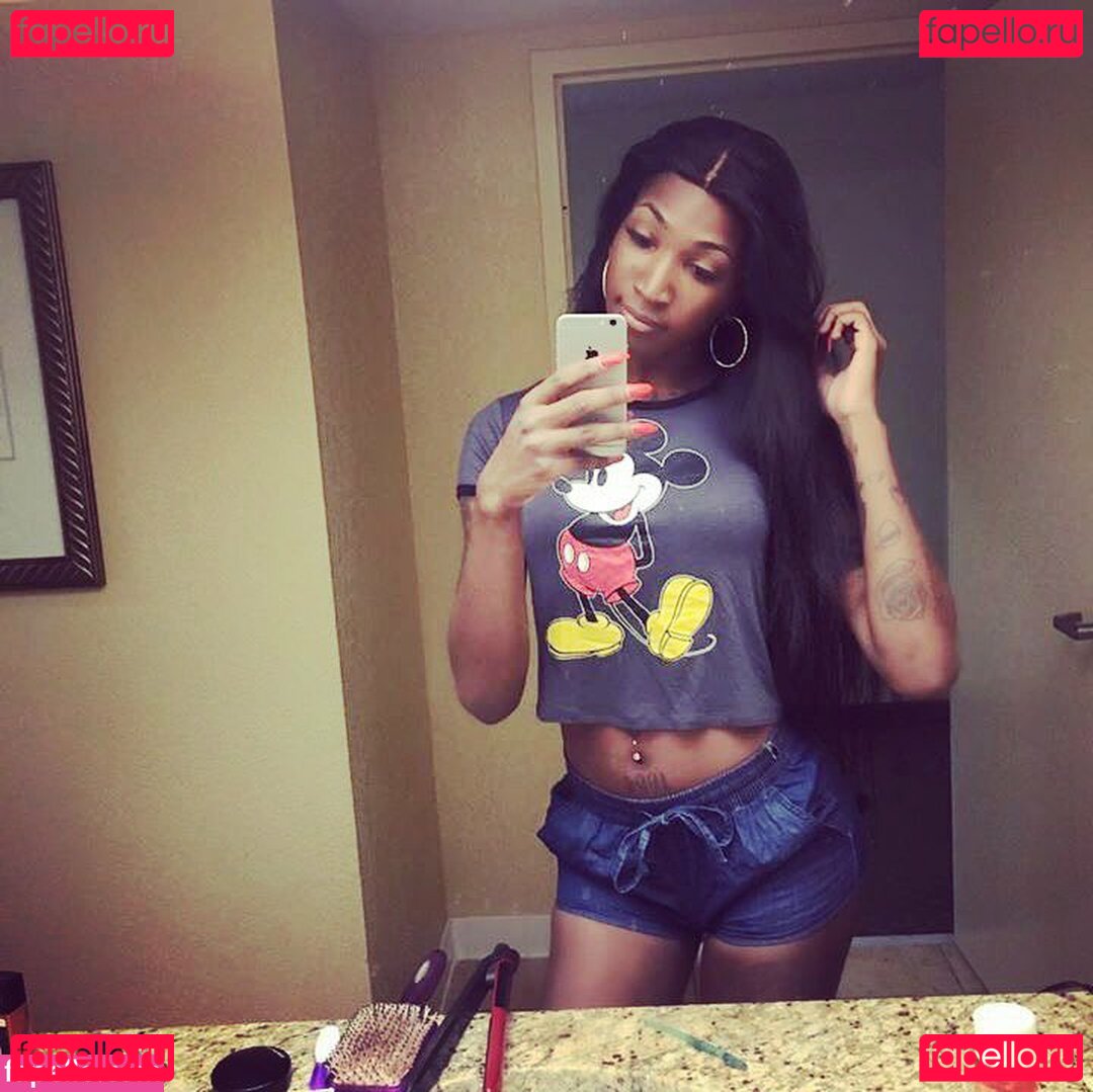 only1_tskendall / only1tskendall / phuckyotattooz Onlyfans Photo Gallery 