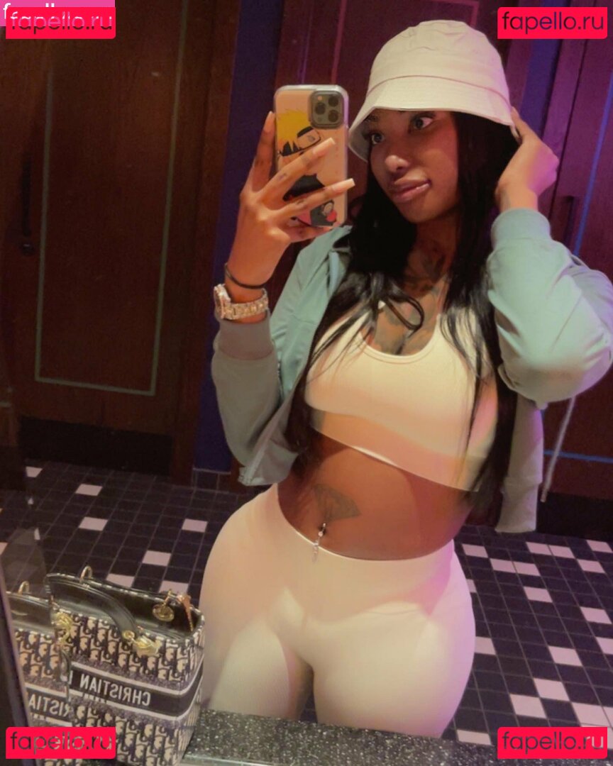 only1_tskendall / only1tskendall / phuckyotattooz Onlyfans Photo Gallery 