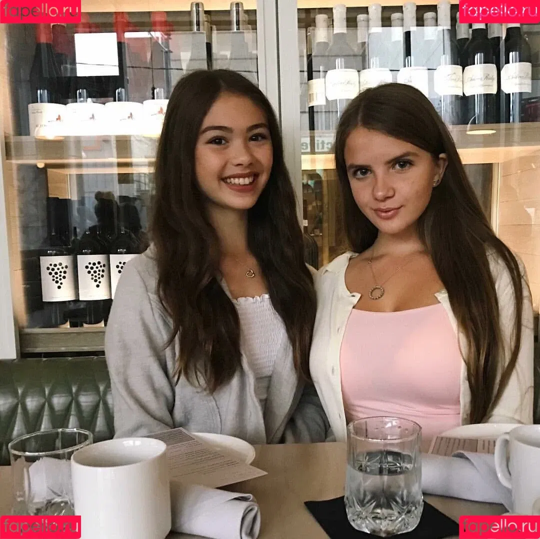 Elizabeth M Onlyfans Photo Gallery 