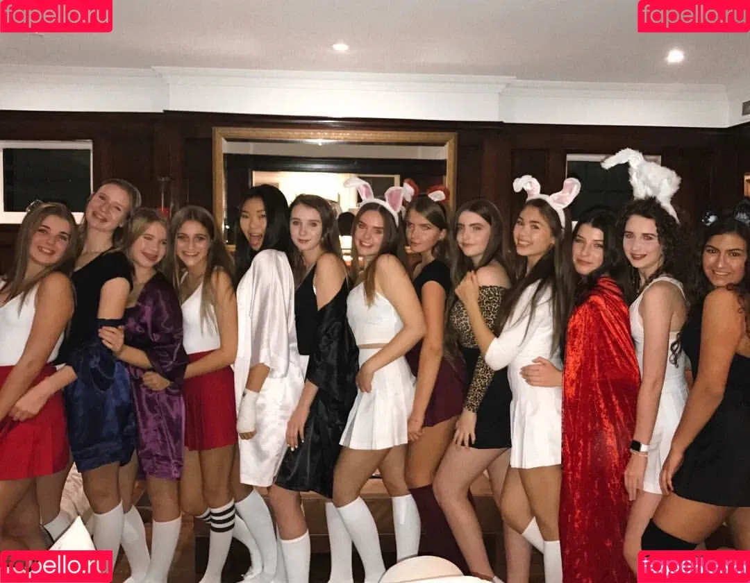 Elizabeth M Onlyfans Photo Gallery 