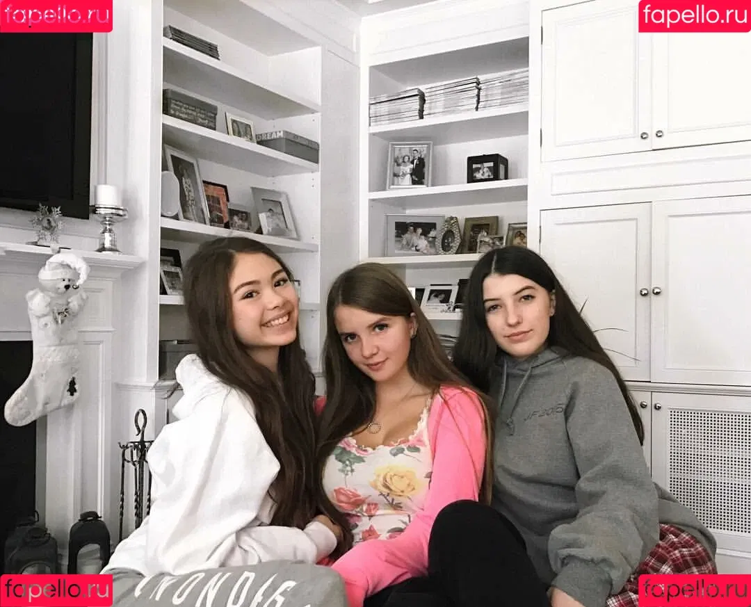 Elizabeth M Onlyfans Photo Gallery 