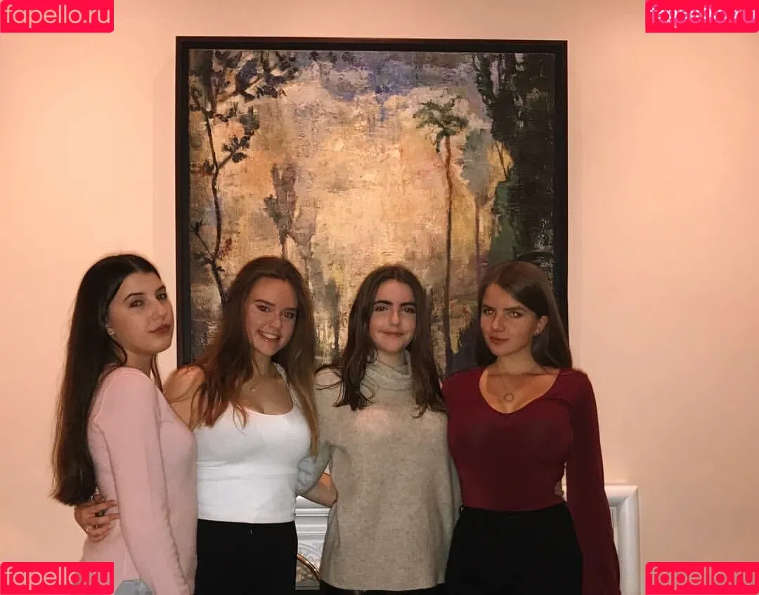 Elizabeth M Onlyfans Photo Gallery 