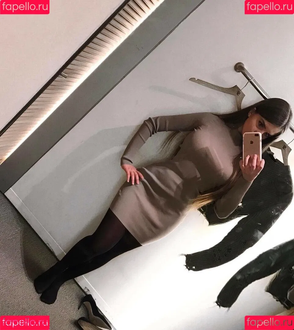 Elizabeth M Onlyfans Photo Gallery 