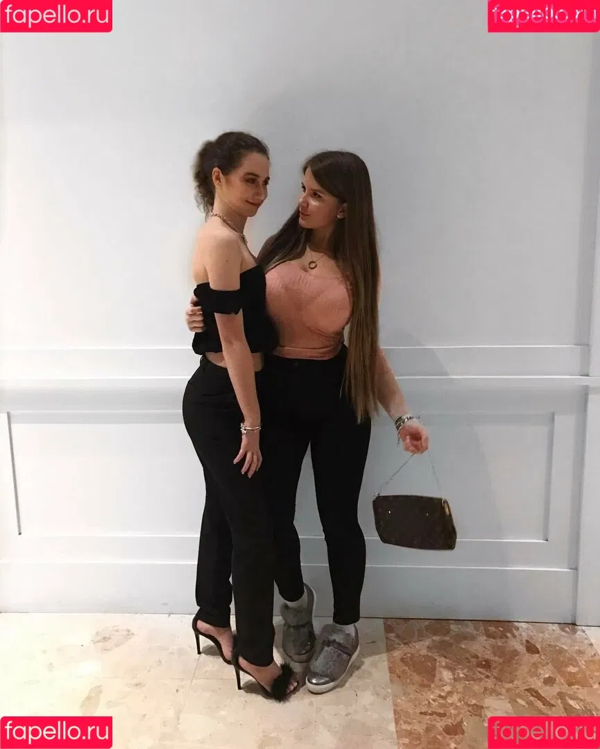 Elizabeth M Onlyfans Photo Gallery 