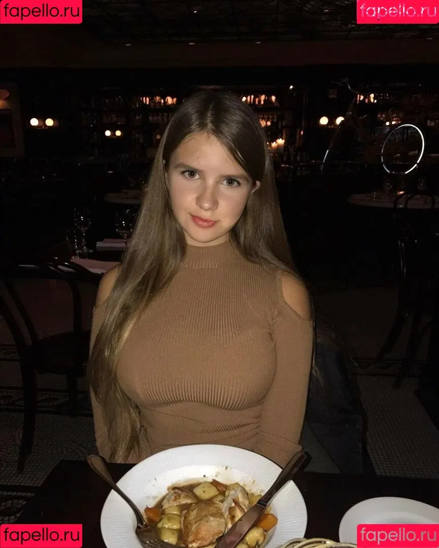 Elizabeth M Onlyfans Photo Gallery 