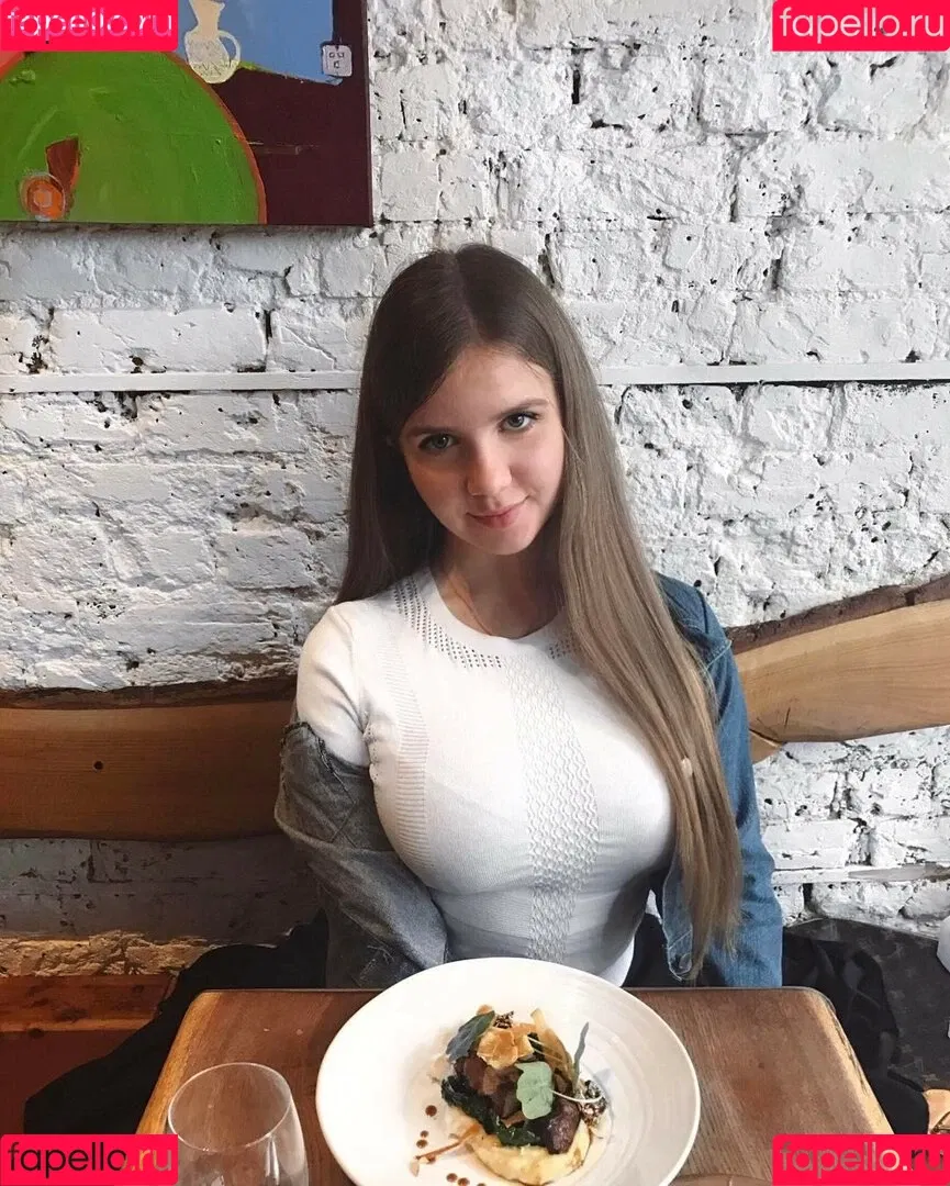 Elizabeth M Onlyfans Photo Gallery 