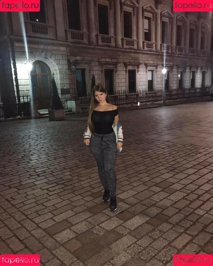 Elizabeth M Onlyfans Photo Gallery 