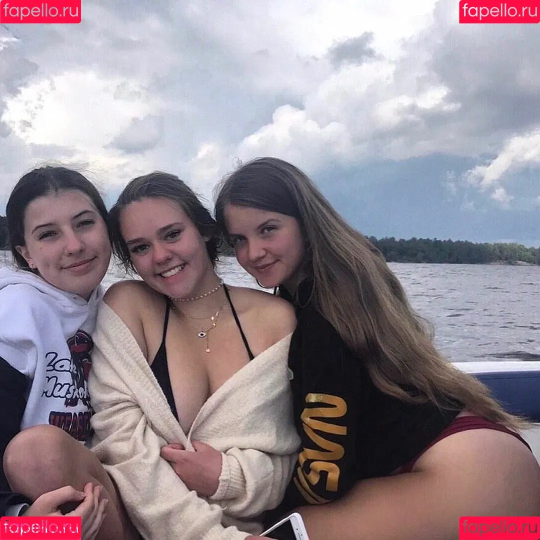 Elizabeth M Onlyfans Photo Gallery 