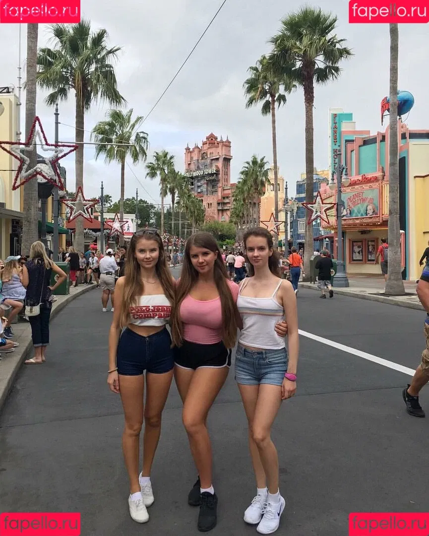 Elizabeth M Onlyfans Photo Gallery 