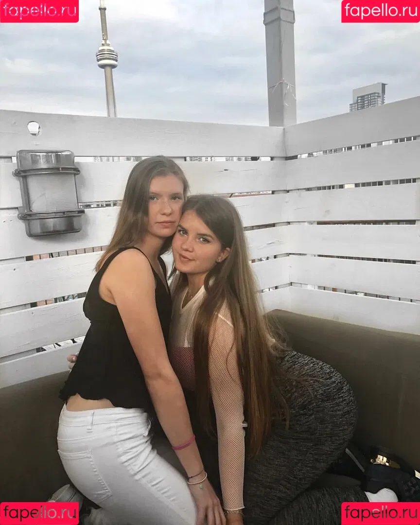 Elizabeth M Onlyfans Photo Gallery 