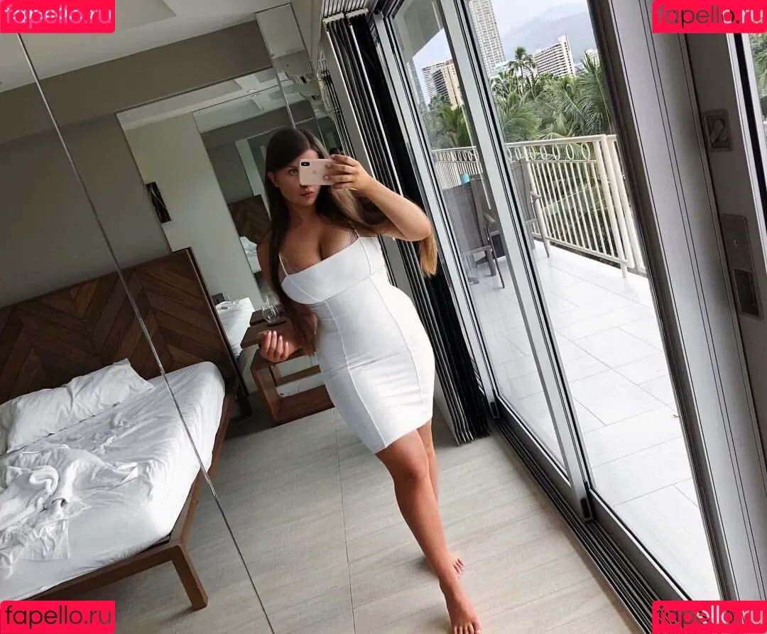 Elizabeth M Onlyfans Photo Gallery 