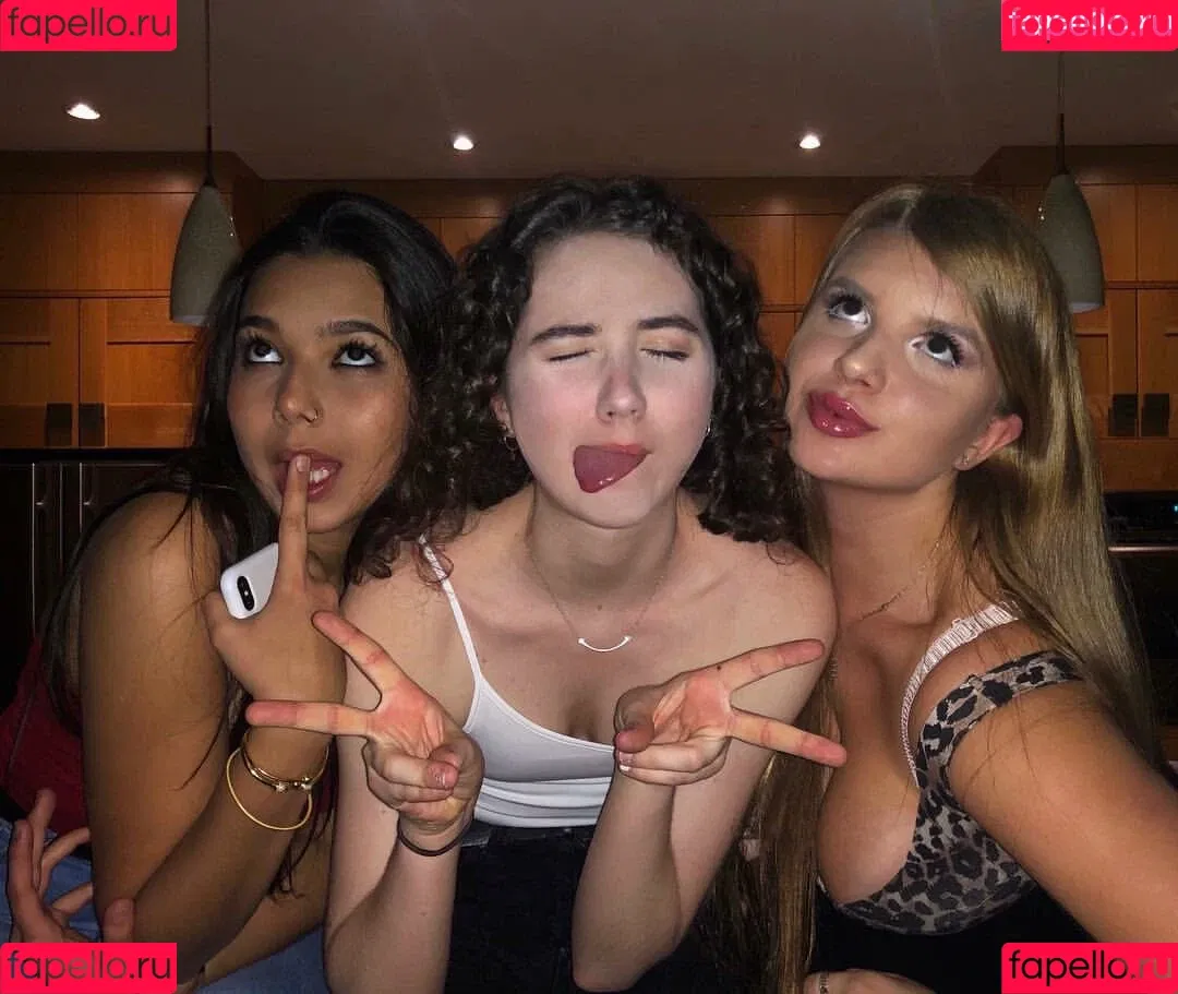 Elizabeth M Onlyfans Photo Gallery 