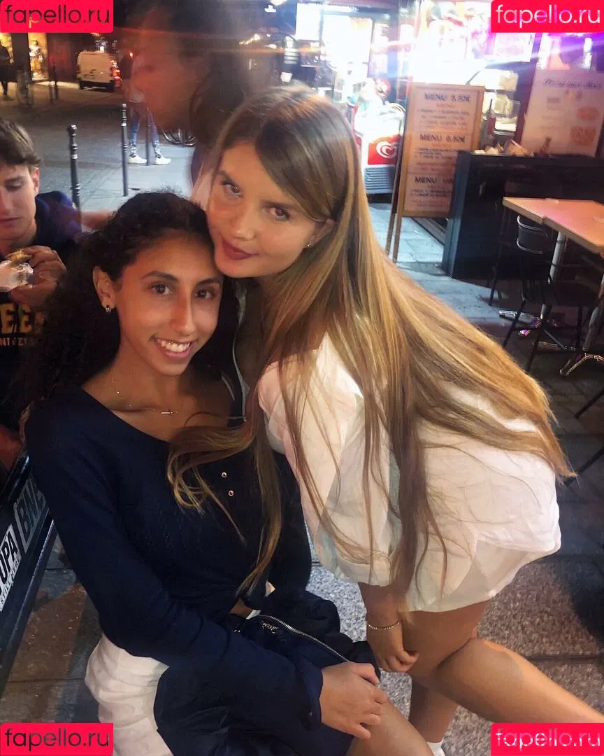 Elizabeth M Onlyfans Photo Gallery 