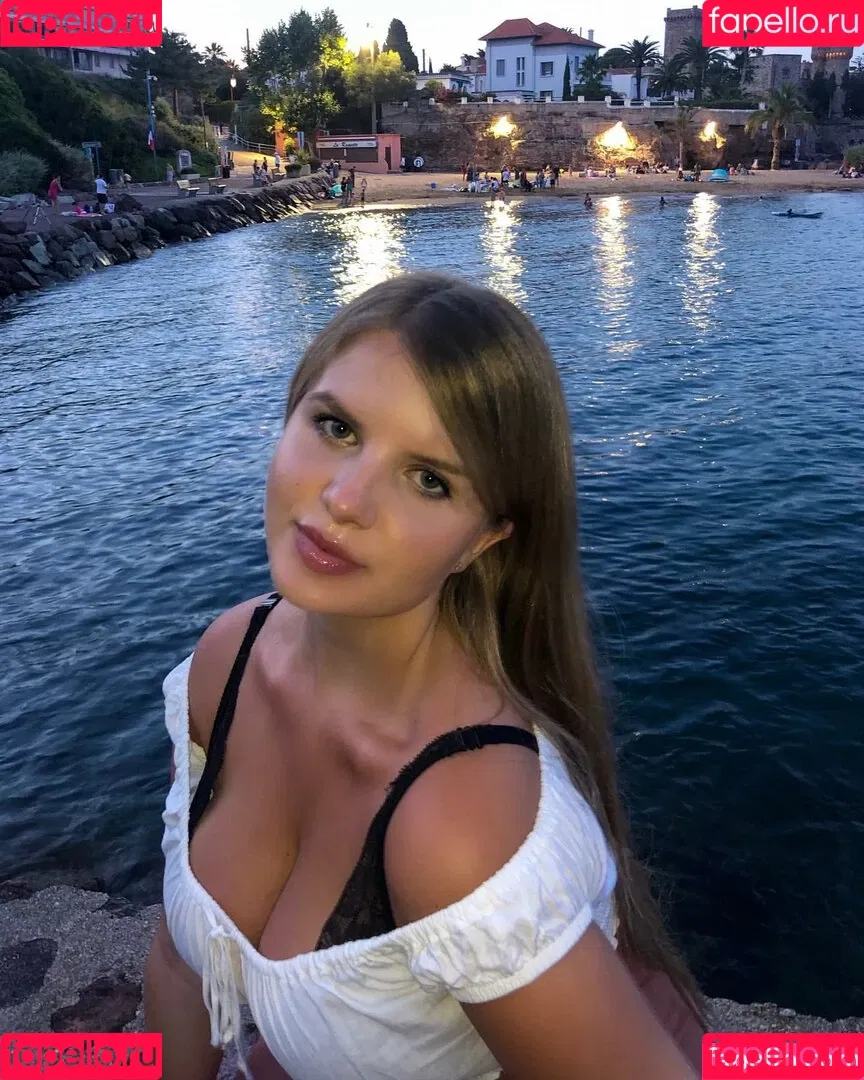 Elizabeth M Onlyfans Photo Gallery 
