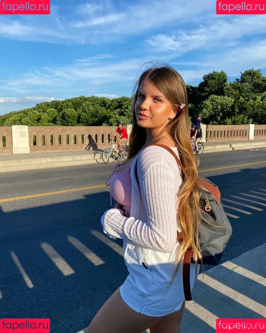 Elizabeth M Onlyfans Photo Gallery 