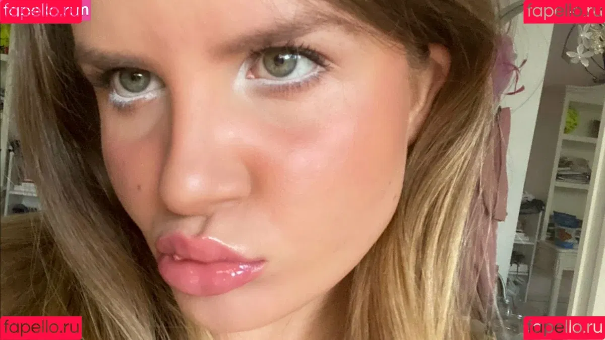 Elizabeth M Onlyfans Photo Gallery 