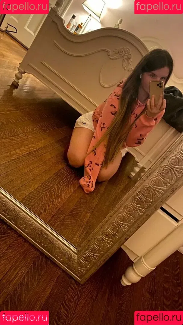 Elizabeth M Onlyfans Photo Gallery 