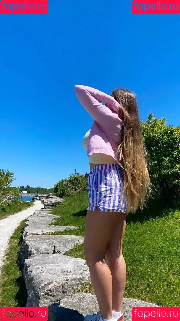 Elizabeth M Onlyfans Photo Gallery 