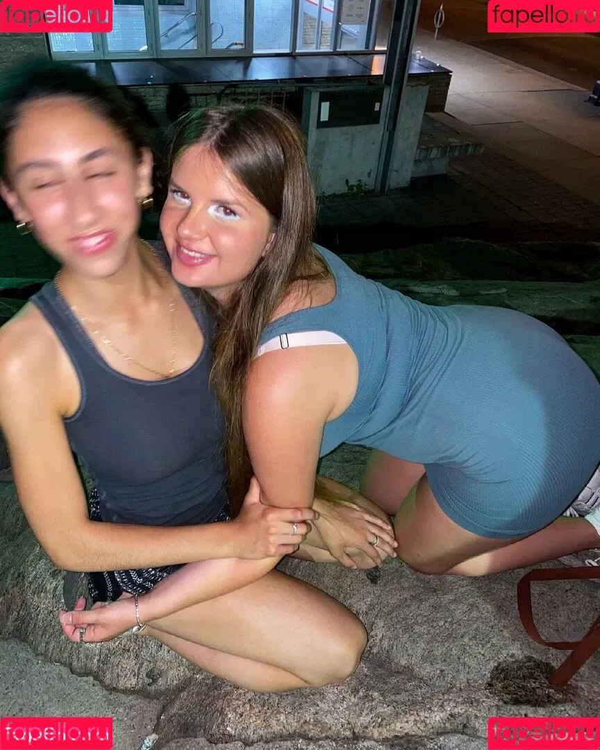 Elizabeth M Onlyfans Photo Gallery 