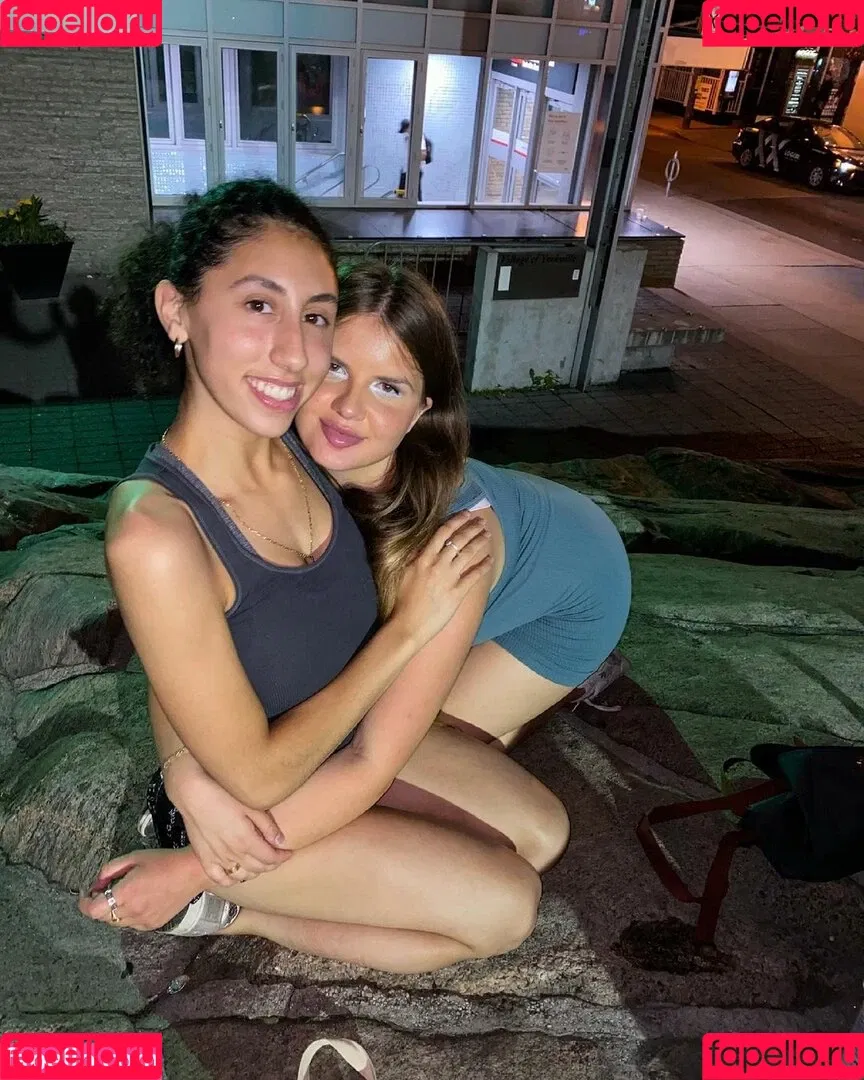 Elizabeth M Onlyfans Photo Gallery 