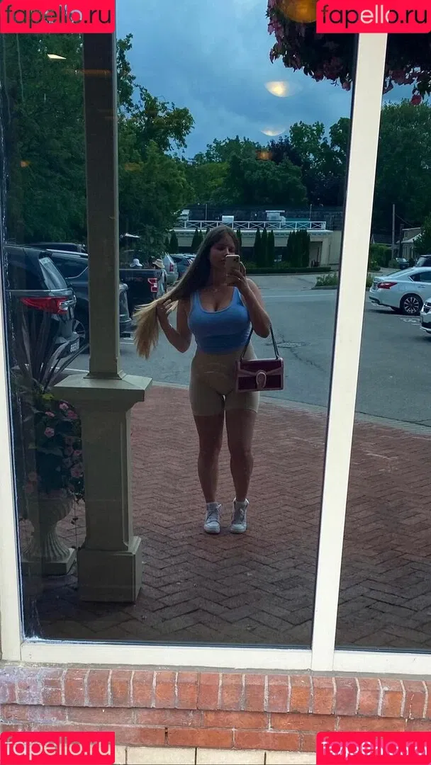 Elizabeth M Onlyfans Photo Gallery 