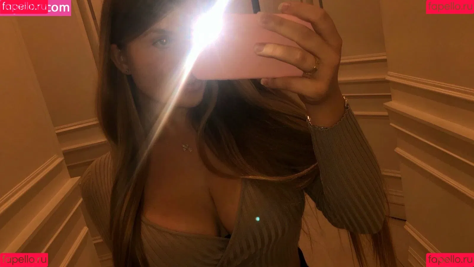 Elizabeth M Onlyfans Photo Gallery 