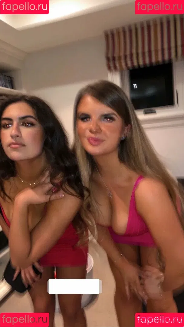 Elizabeth M Onlyfans Photo Gallery 