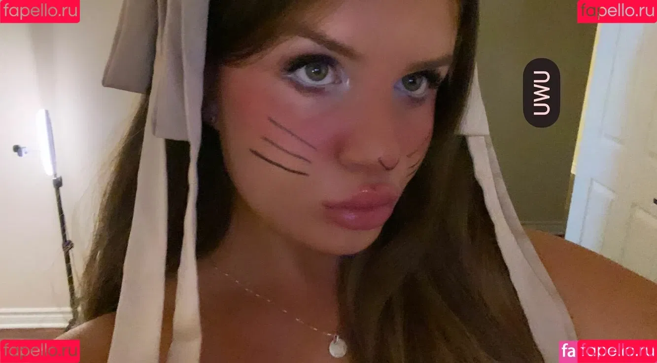Elizabeth M Onlyfans Photo Gallery 