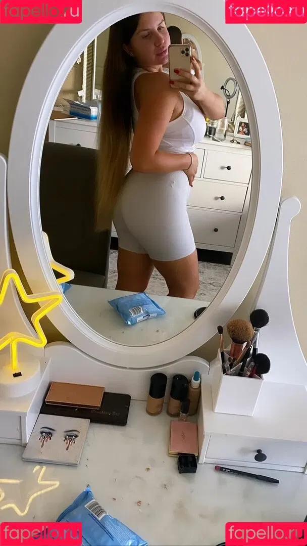 Elizabeth M Onlyfans Photo Gallery 